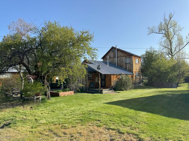 24795 Long Street, Fall River Mills, CA 96028