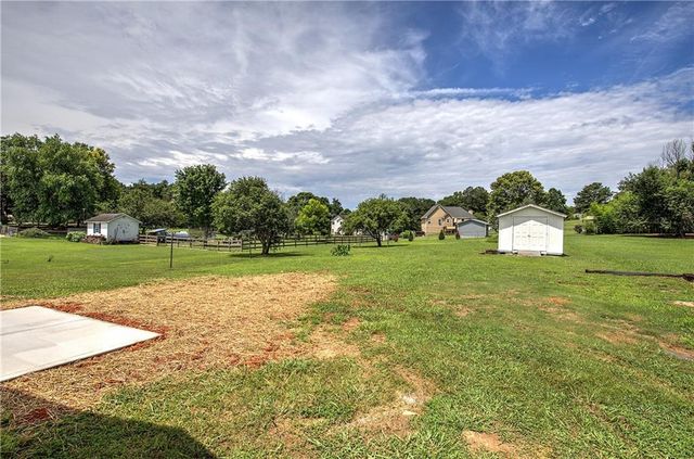 516 Brown Farm Road SW, Cartersville, GA 30120