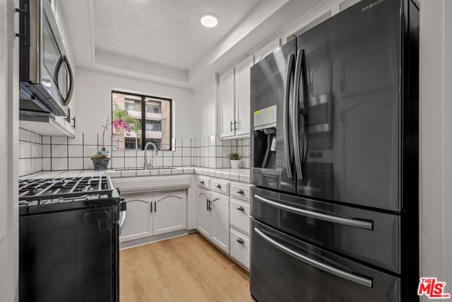 1355 N Sierra Bonita Avenue 203, West Hollywood, CA 90046
