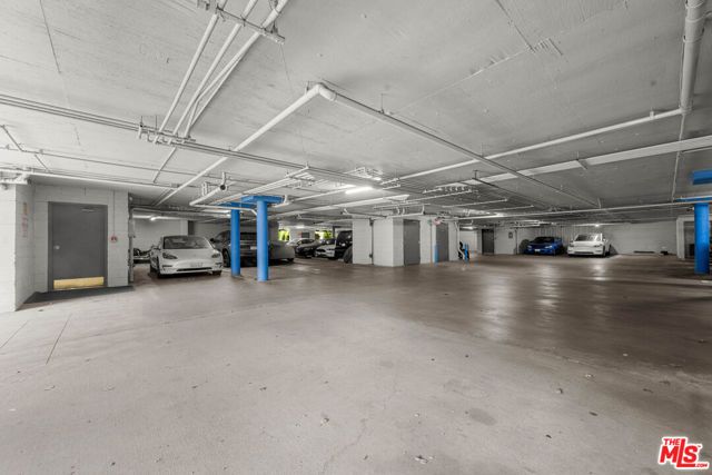 1355 N Sierra Bonita Avenue 203, West Hollywood, CA 90046