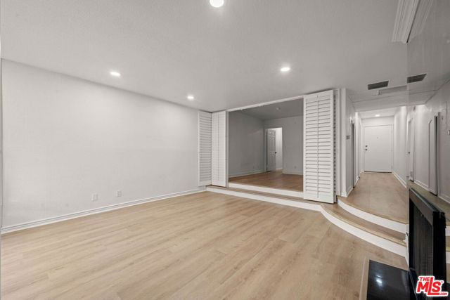 1355 N Sierra Bonita Avenue 203, West Hollywood, CA 90046