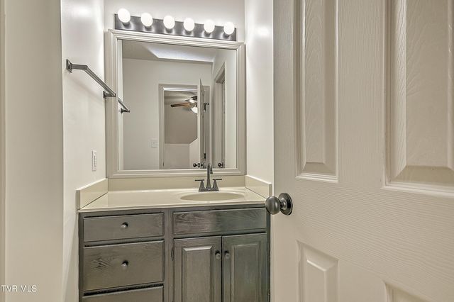 1725 West Lakeview Drive 62, Johnson City, TN 37601