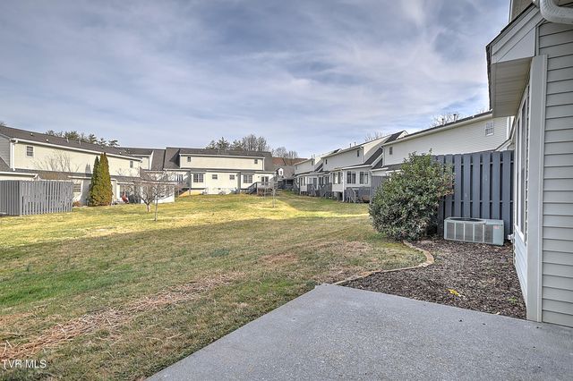 1725 West Lakeview Drive 62, Johnson City, TN 37601