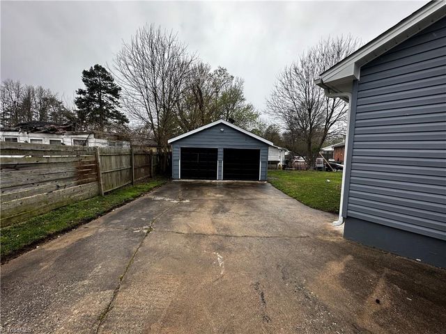2003 Urban Drive, Greensboro, NC 27403