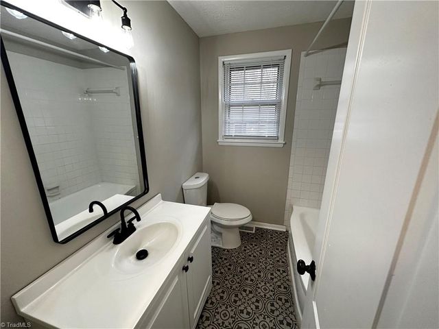 2003 Urban Drive, Greensboro, NC 27403