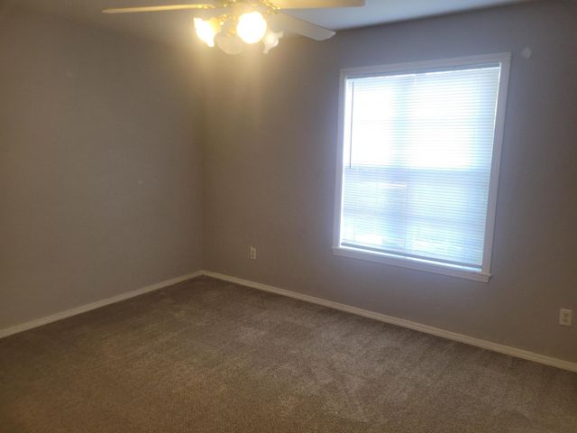 827 APPLE Drive, Grove, OK 74344