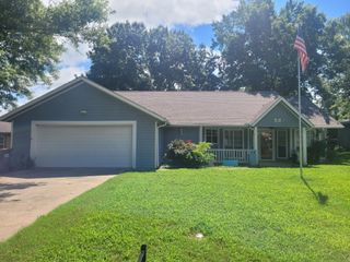 827 APPLE Drive, Grove, OK 74344