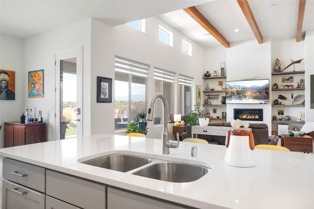 55 Via Orilla Dorado, Santa Fe, NM 87508
