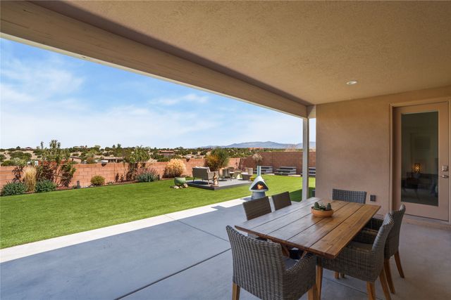55 Via Orilla Dorado, Santa Fe, NM 87508