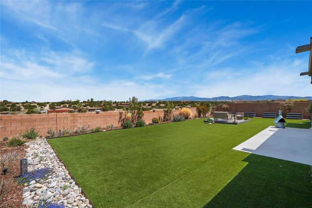55 Via Orilla Dorado, Santa Fe, NM 87508