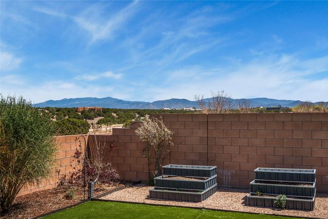 55 Via Orilla Dorado, Santa Fe, NM 87508