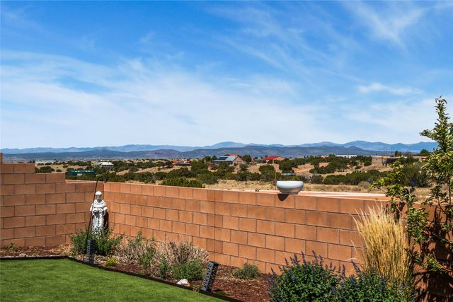 55 Via Orilla Dorado, Santa Fe, NM 87508