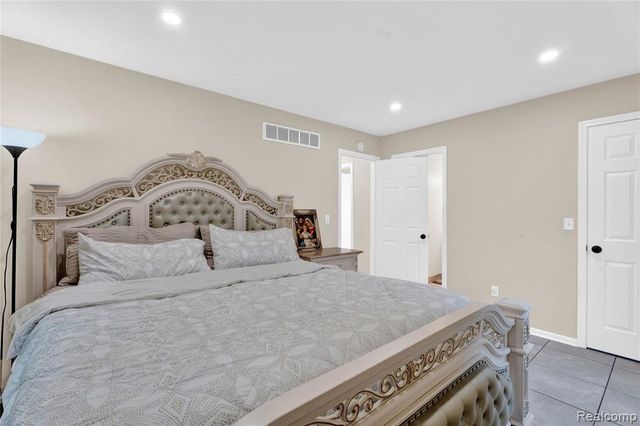 44472 Virginia Court, Clinton Township, MI 48038