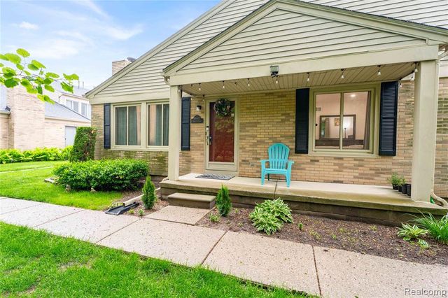 44472 Virginia Court, Clinton Township, MI 48038