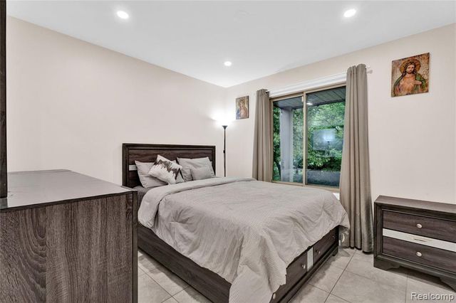 44472 Virginia Court, Clinton Township, MI 48038