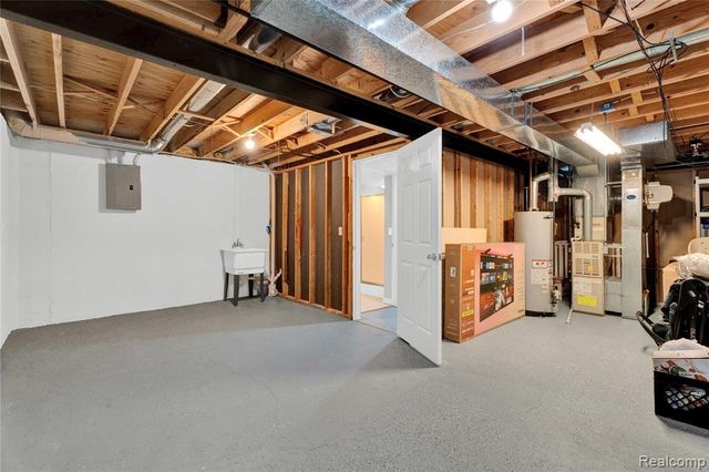 44472 Virginia Court, Clinton Township, MI 48038