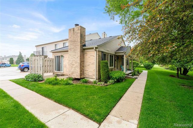 44472 Virginia Court, Clinton Township, MI 48038