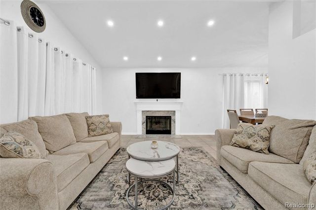 44472 Virginia Court, Clinton Township, MI 48038