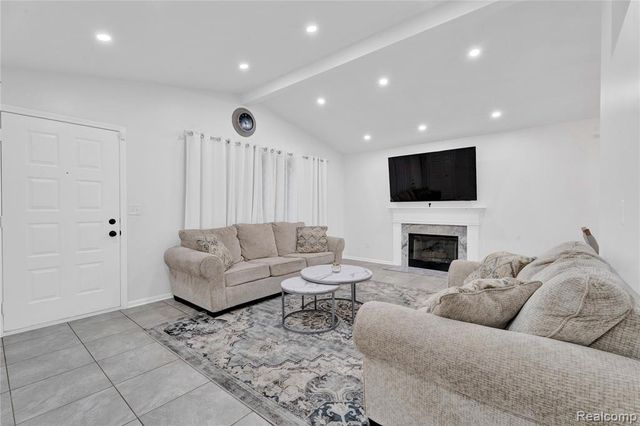 44472 Virginia Court, Clinton Township, MI 48038