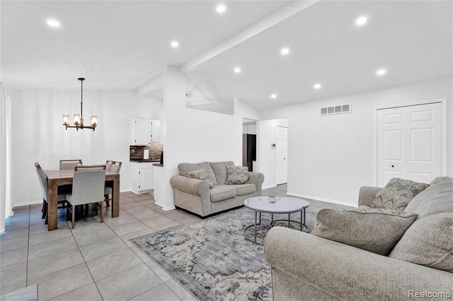 44472 Virginia Court, Clinton Township, MI 48038