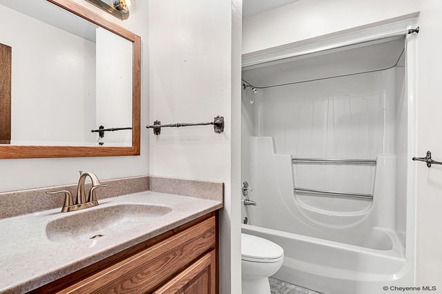 916 CHERRY ST, Cheyenne, WY 82007