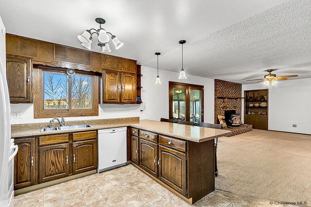 916 CHERRY ST, Cheyenne, WY 82007