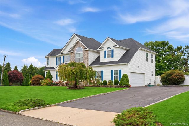 2 Sherwood Drive, Shoreham, NY 11786