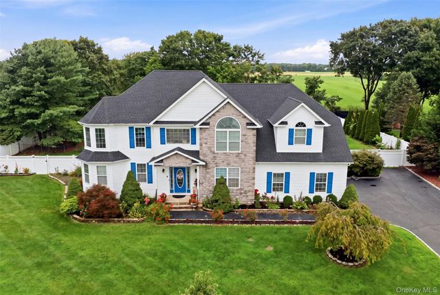 2 Sherwood Drive, Shoreham, NY 11786