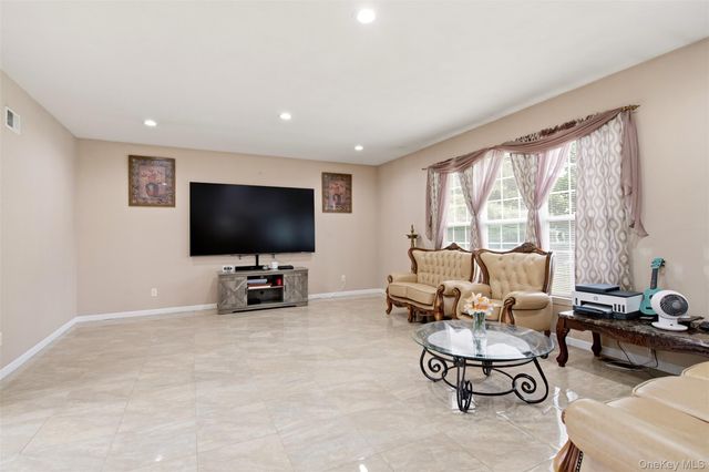 2 Sherwood Drive, Shoreham, NY 11786