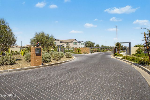 4260 S AMETHYST Drive, Chandler, AZ 85249