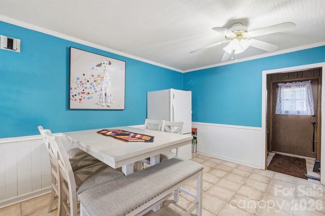 305 W 9th Street, Newton, NC 28658