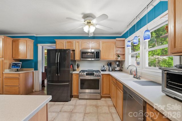 305 W 9th Street, Newton, NC 28658