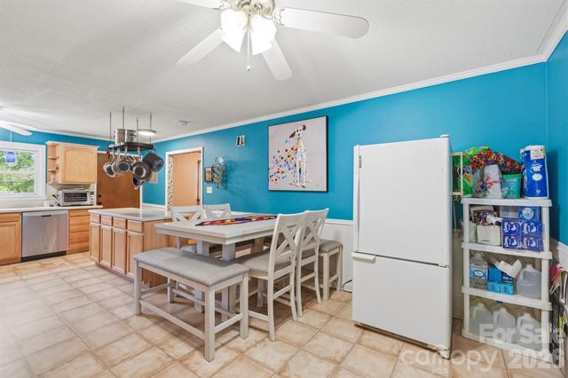 305 W 9th Street, Newton, NC 28658
