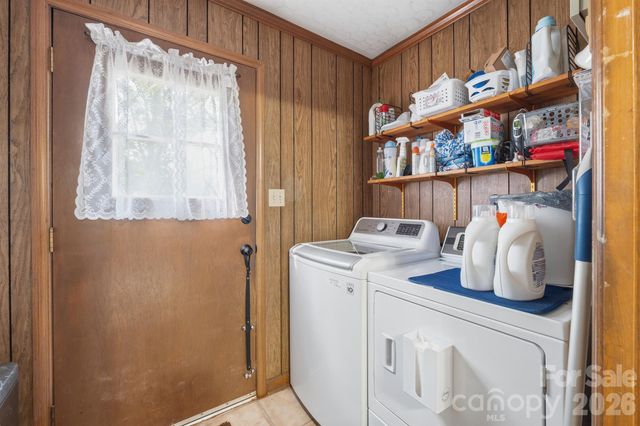 305 W 9th Street, Newton, NC 28658