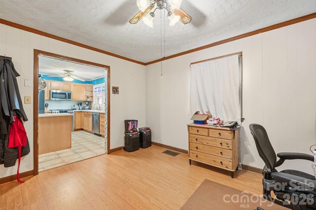 305 W 9th Street, Newton, NC 28658