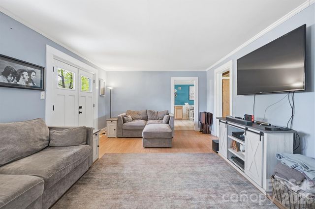 305 W 9th Street, Newton, NC 28658