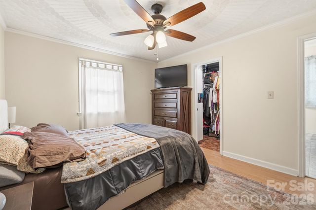 305 W 9th Street, Newton, NC 28658
