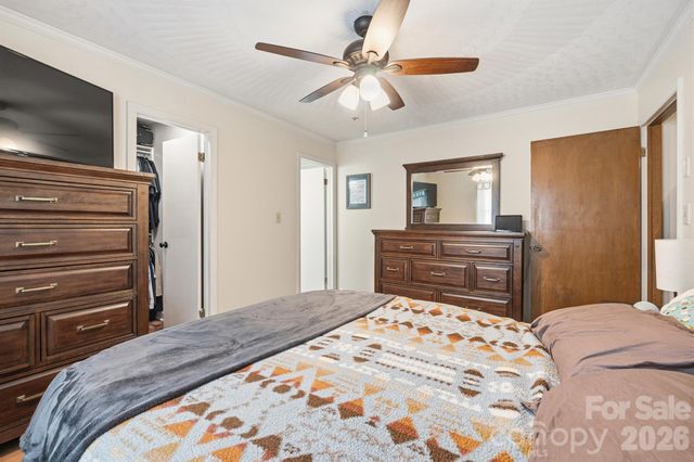 305 W 9th Street, Newton, NC 28658