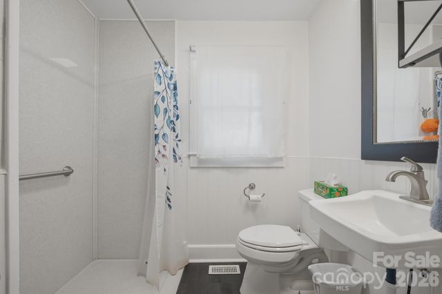 305 W 9th Street, Newton, NC 28658