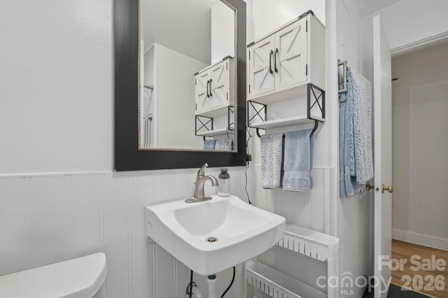 305 W 9th Street, Newton, NC 28658
