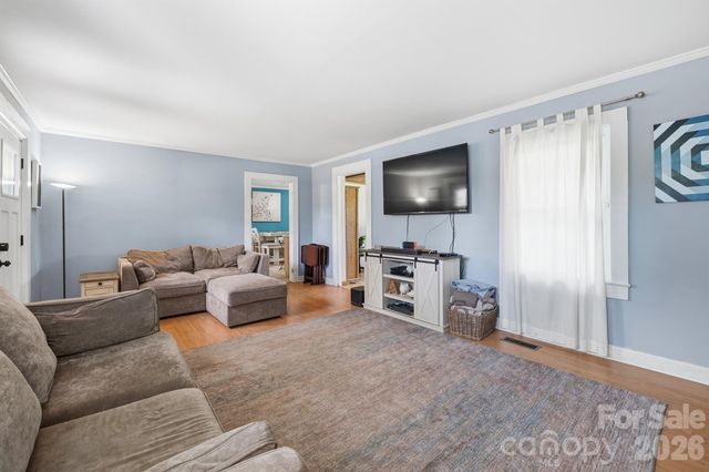 305 W 9th Street, Newton, NC 28658