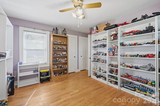 305 W 9th Street, Newton, NC 28658