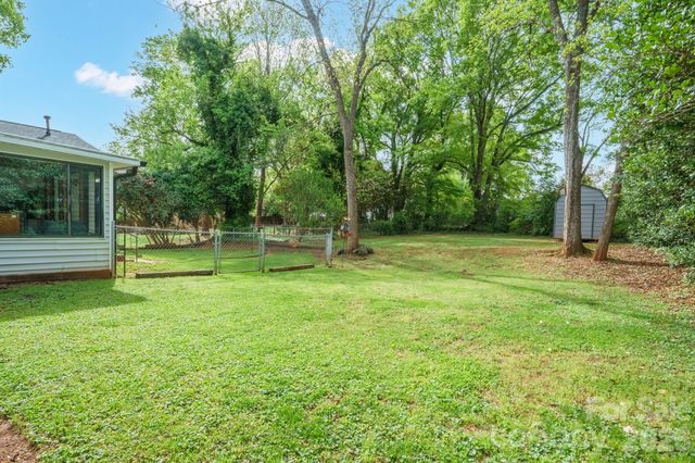 305 W 9th Street, Newton, NC 28658