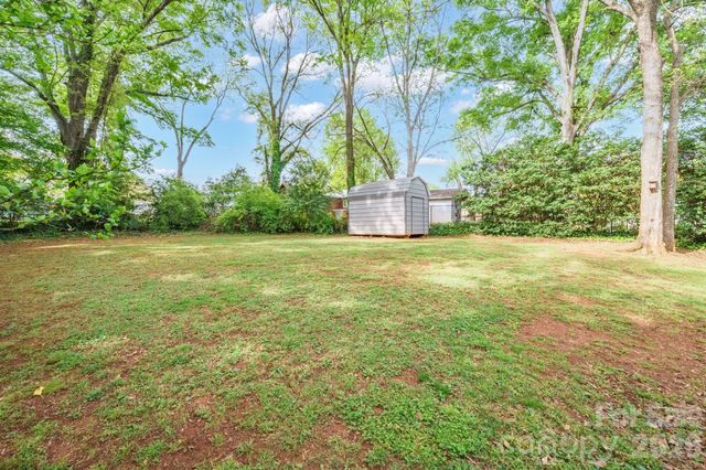 305 W 9th Street, Newton, NC 28658