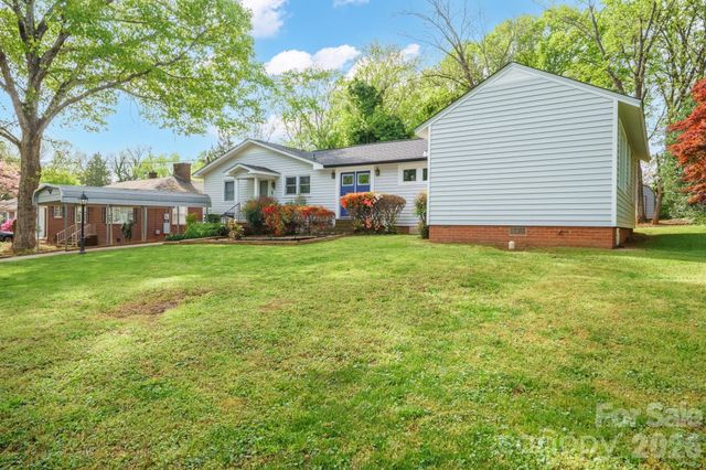 305 W 9th Street, Newton, NC 28658