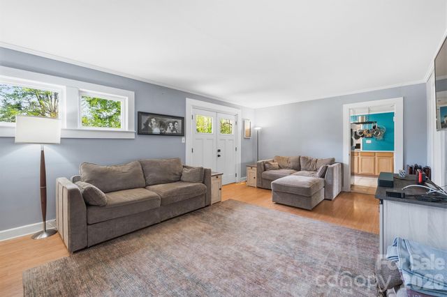 305 W 9th Street, Newton, NC 28658