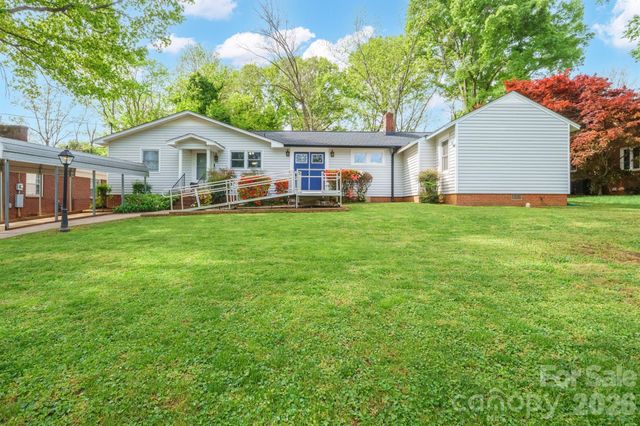 305 W 9th Street, Newton, NC 28658