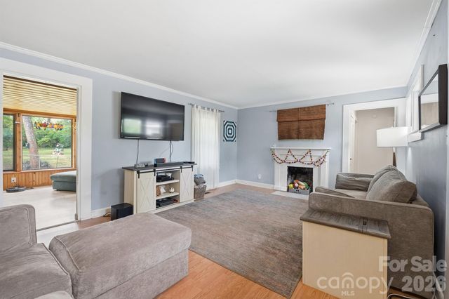 305 W 9th Street, Newton, NC 28658