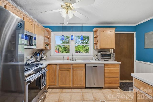 305 W 9th Street, Newton, NC 28658