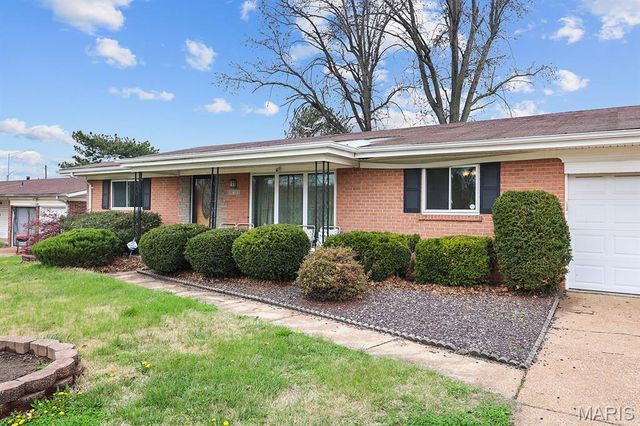 11511 Corlyn Drive, St Louis, MO 63138
